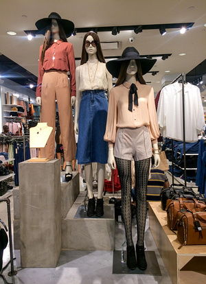 时尚与实用并重 精选女装品牌与日用百货销售指南